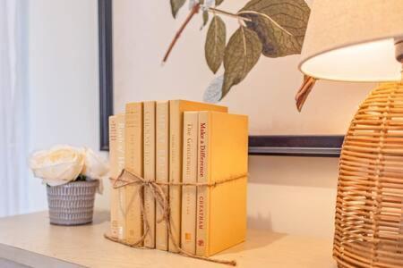 Downtown Luxury Farmhouse Apartment #4 West Dundee Buitenkant foto