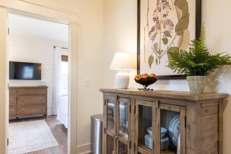 Downtown Luxury Farmhouse Apartment #4 West Dundee Buitenkant foto