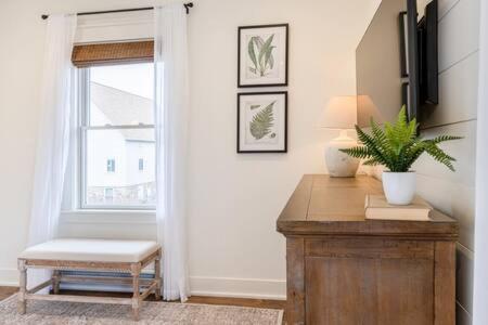 Downtown Luxury Farmhouse Apartment #4 West Dundee Buitenkant foto